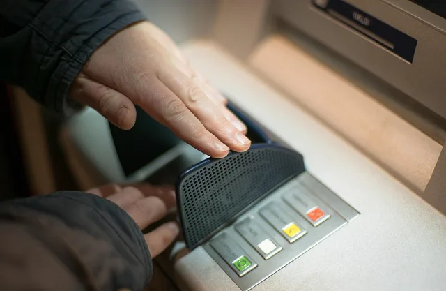 fraud, atm, security, bank, money, capital, protection, play dough, certainty, seem, cash, currency, clarity, euro crisis, banknotes, coin, buttons, fraud, atm, atm, atm, atm, atm. Chargeback och bedrägeriskydd: vad avtalen bör reglera